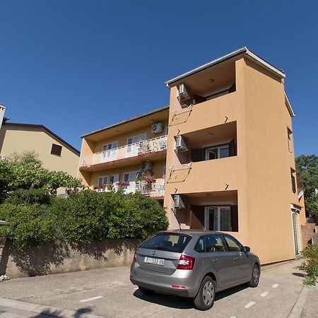 Apartment Anton Cres Esterno foto